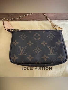 Louis Vuitton Mini Pochette Accessoires